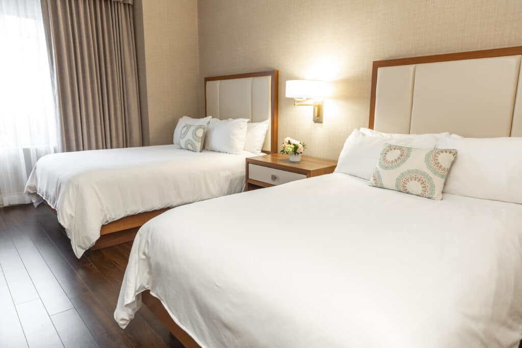 Queen Suite - Lord Nelson Hotel & Suites