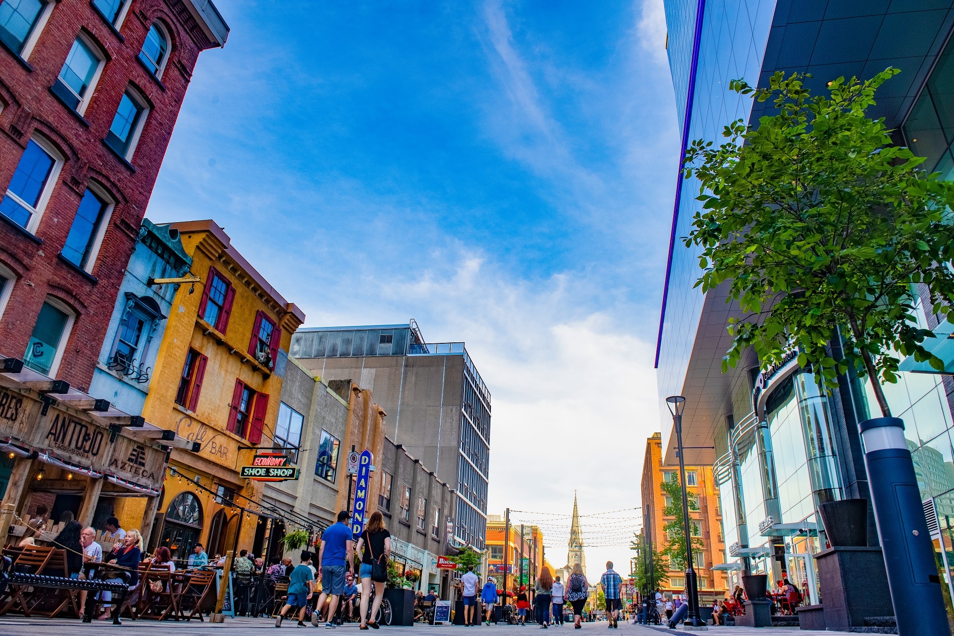 An outdoor shot of Argyle street and various shops