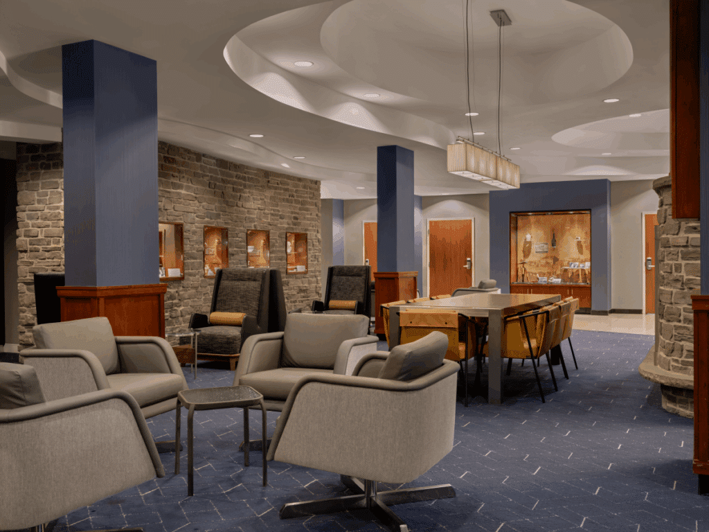 The Bistro - Lounge Area