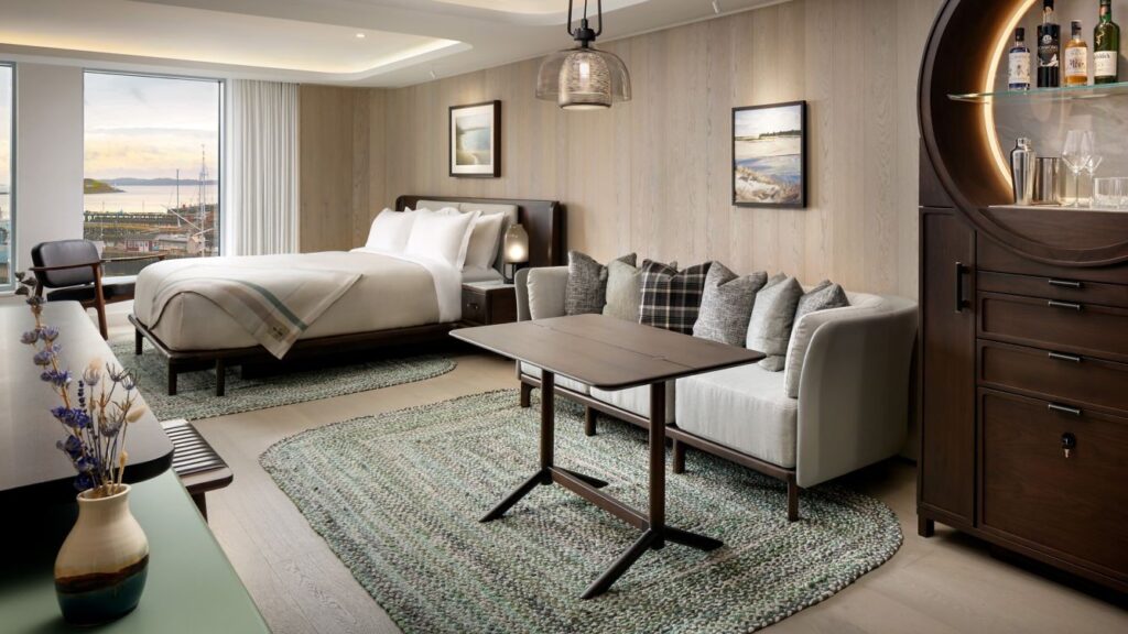 King Deluxe Guest Room