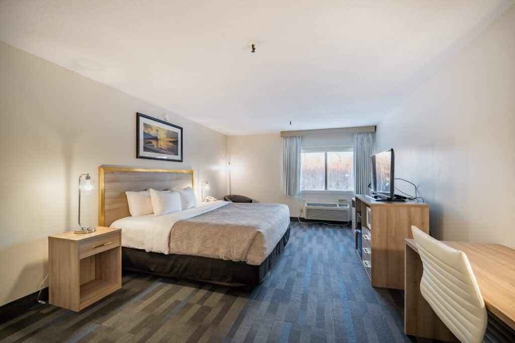 HFX Airport Hotel - 1 King Bed, Standart Room 5