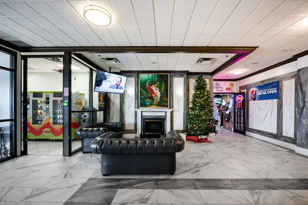 HFX Airport Hotel - Lobby and Vending Machines