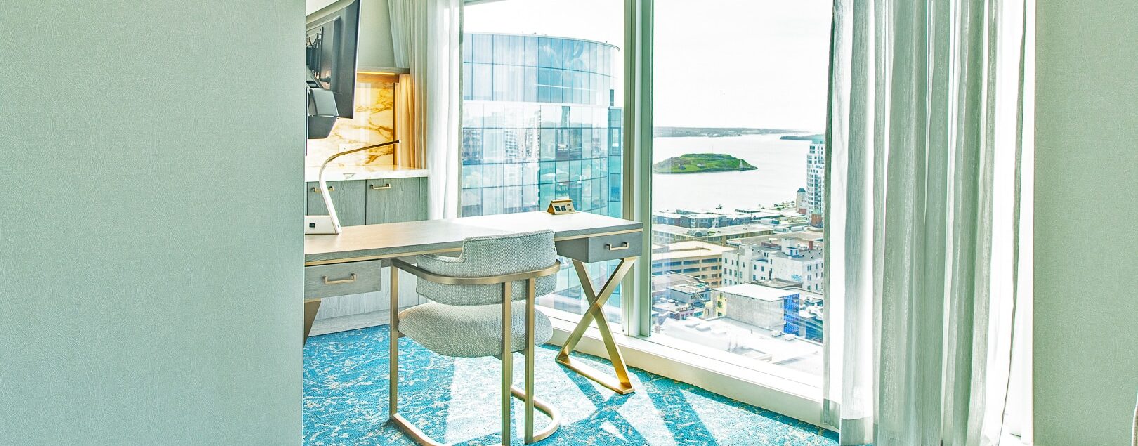 http://Sutton%20Place%20Hotel%20room%20overlooking%20city%20&%20Harbour